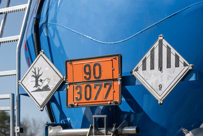 Beim Transport von Gefahrgütern ist besondere Vorsicht geboten.